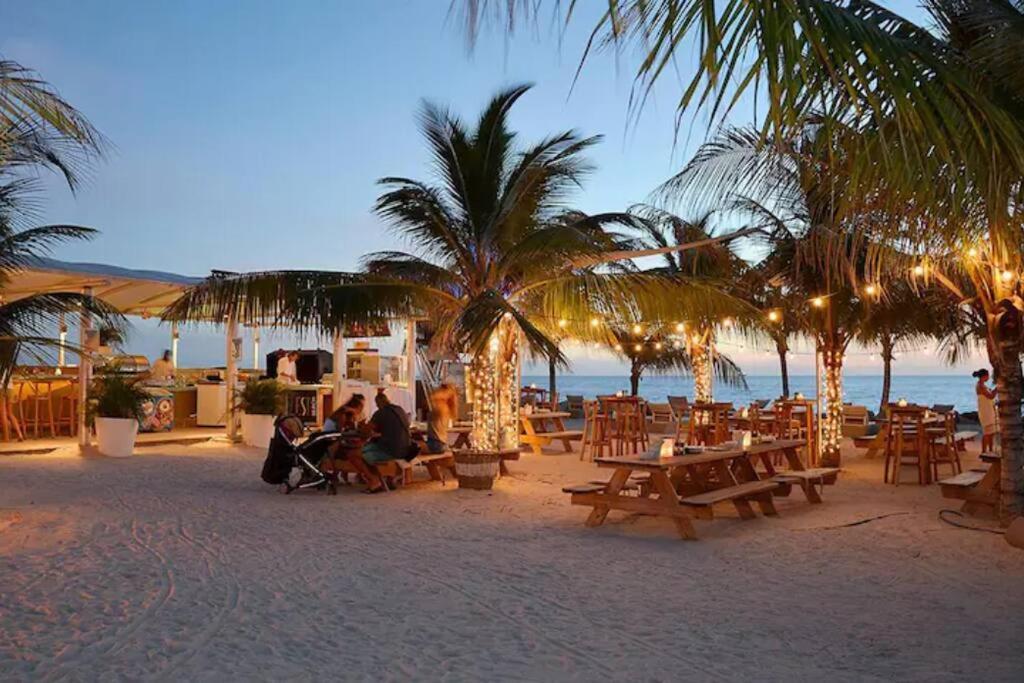 Cozy Studio Apartment Minutes From The Beach Willemstad Extérieur photo